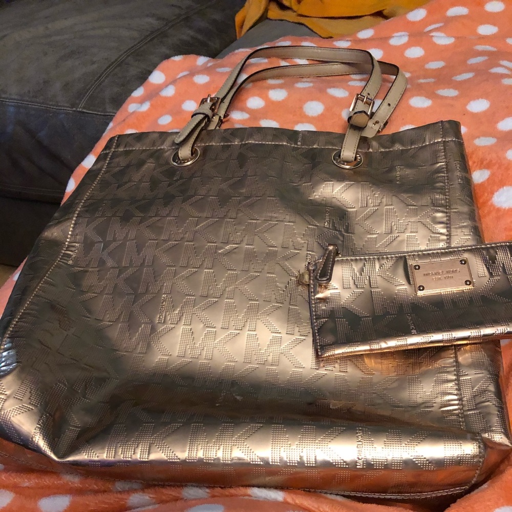 Michael Kors purse and wristlet
